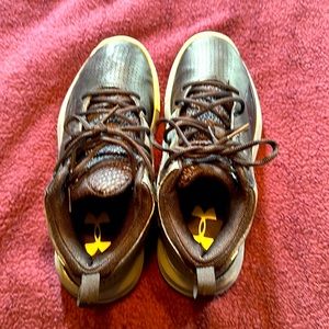 Under Armour Unisex Men’s 8.5 Women’s 10 UA LOCKDOWN BLK/GRY